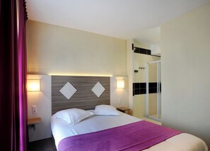 Superior Double Room | Desk, soundproofing, free cots/infant beds, free WiFi