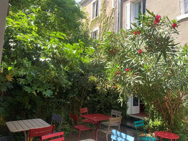 Terrace/patio -  Hotel Mirabeau (Tours)