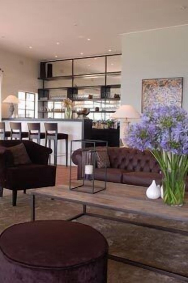 Bar (on property) - Kings Walden Garden Manor (Tzaneen)