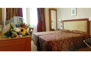 Minibar, in-room safe, desk, free cots/infant beds