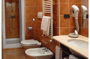 淋浴设施、毛巾