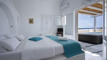Suite Eksekutif, pemandangan laut (Outdoor Hot Tub) | Area keluarga | TV layar datar