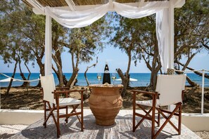 Suite, eigener Pool, Meerblick | Terrasse/Patio