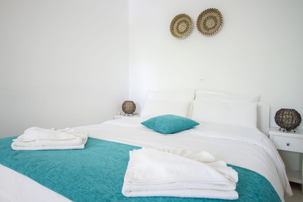 Caja de seguridad en la habitación, escritorio y insonorización