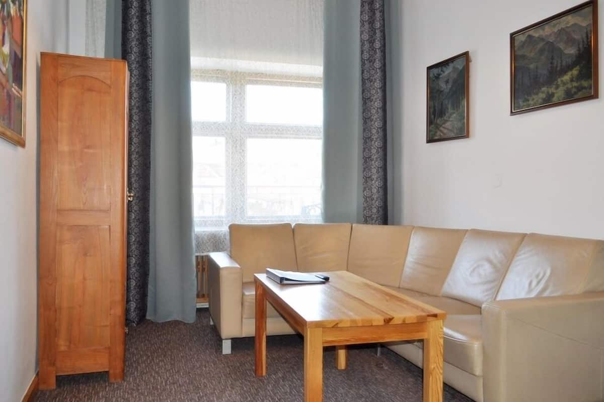 Apartment (for 2 people) | Dihias secara berasingan, dilengkapkan perabot secara berasingan