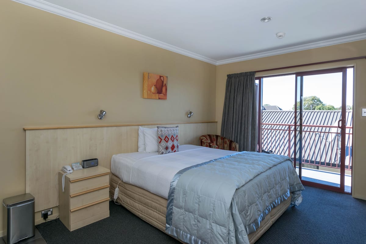 1 quarto, roupas de cama premium, escrivaninha, quartos à prova de som