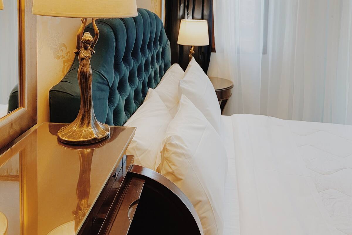 Chambre Double Classique | Draps en coton égyptien, surmatelas, Wi-Fi gratuit