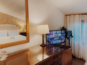 Triple Room | Egyptian cotton sheets, pillow-top beds, free WiFi