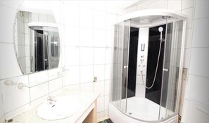 Shower, slippers - Stars Hotel (Bucharest)