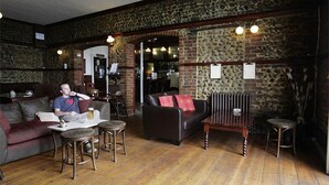 Lobby lounge - The Red Lion (Cromer)