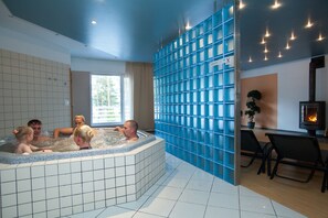 Indoor spa tub - Hotel Saaremaa (Mandjala)