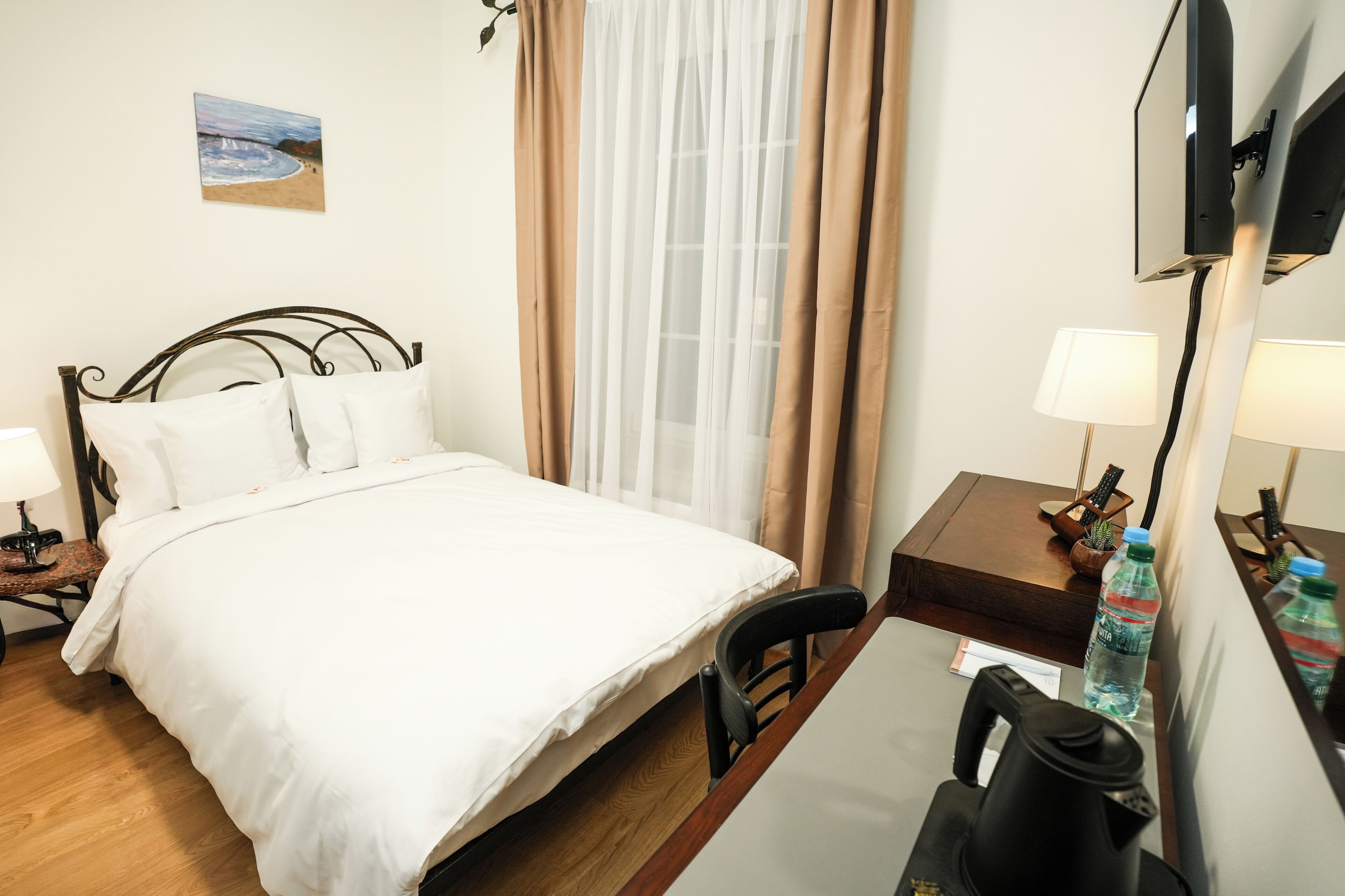 Standard Double Room | Down duvets, Select Comfort beds, in-room safe, desk
