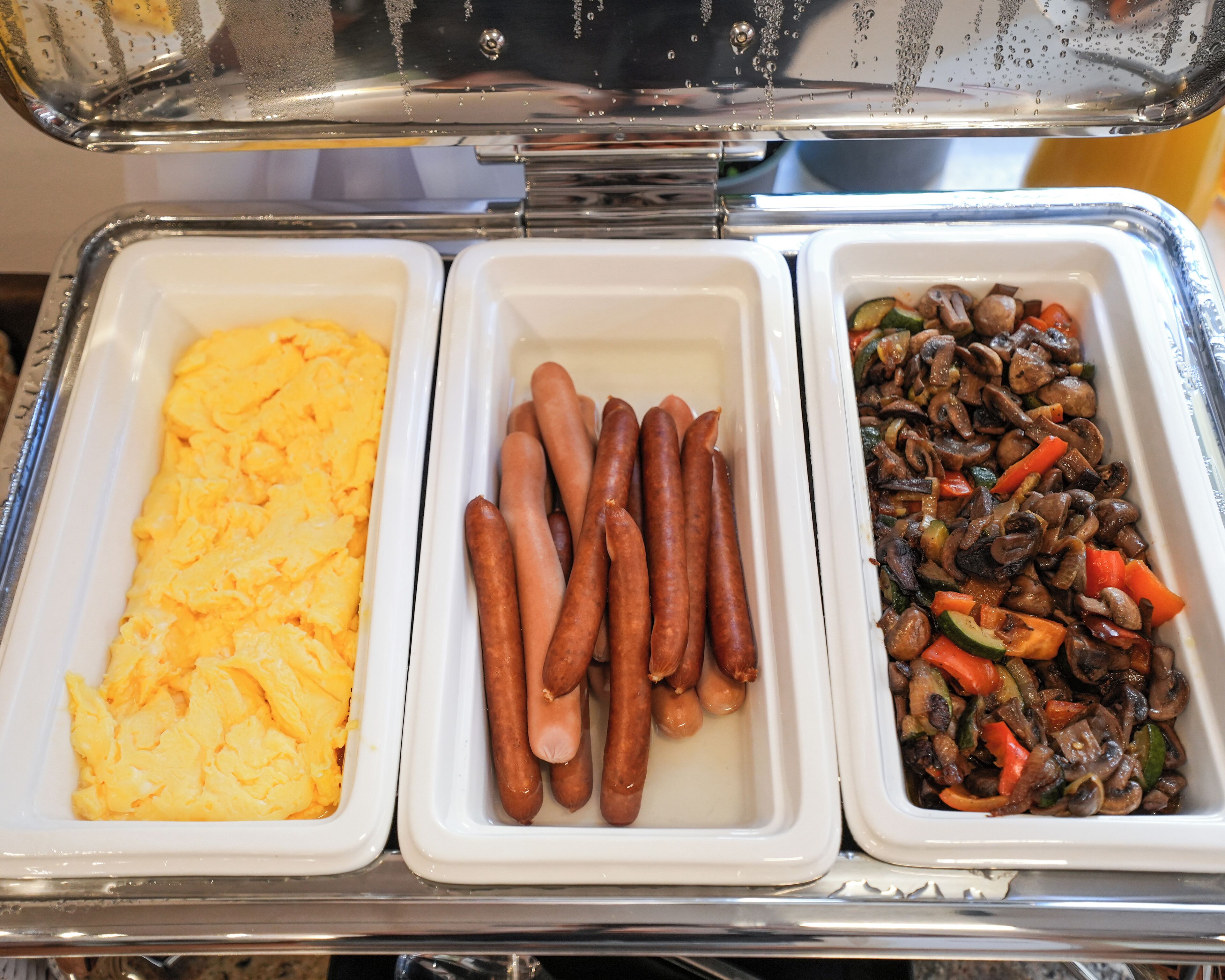 뷔페 아침 식사