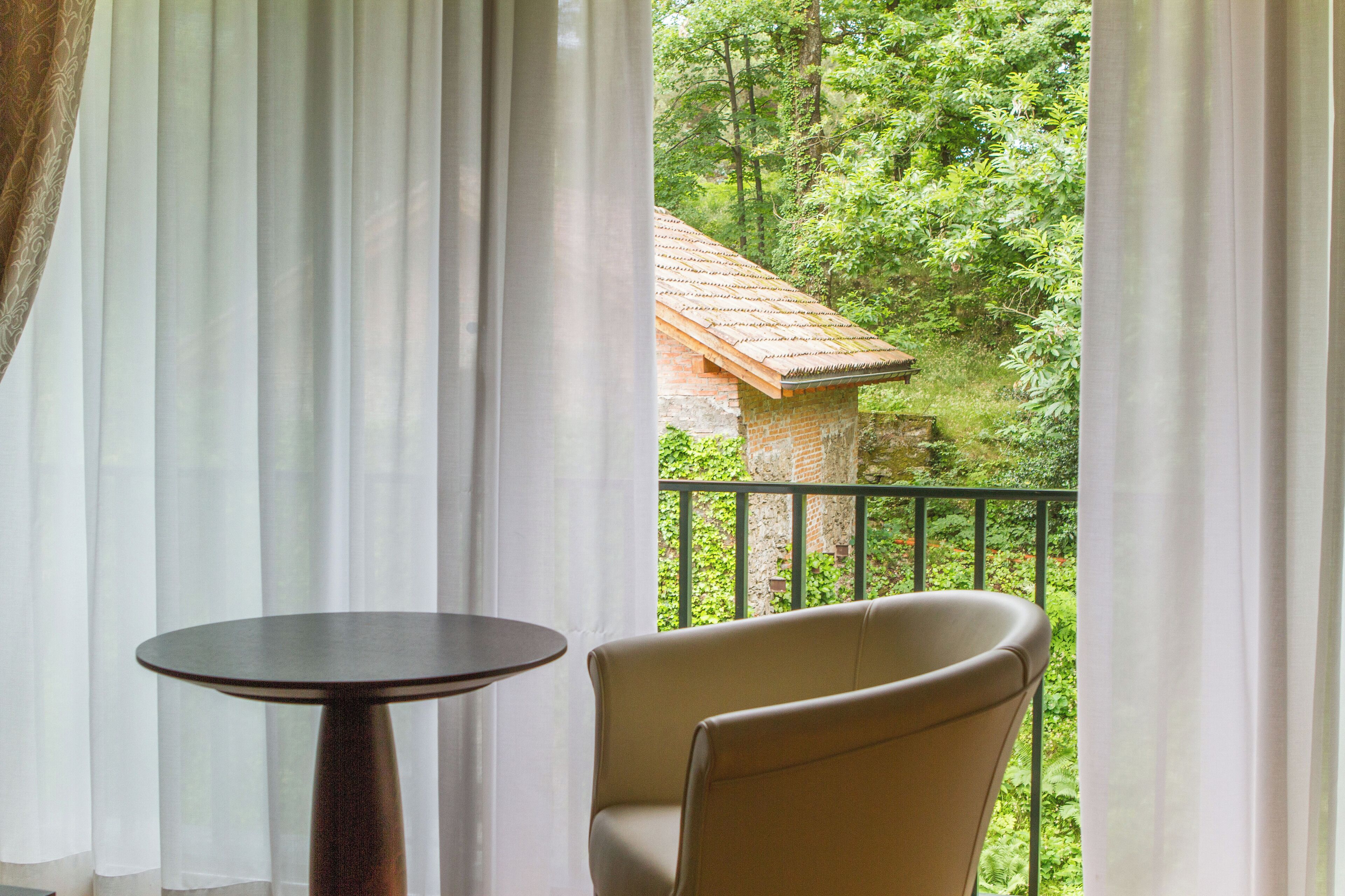 32-inch tv with cable channels