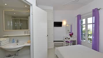 Egyptian cotton sheets, premium bedding, in-room safe, soundproofing