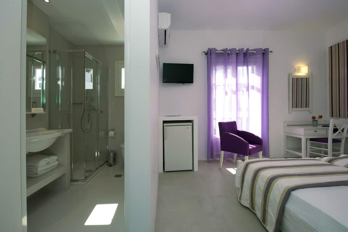 Standard Room | Egyptian cotton sheets, premium bedding, in-room safe, soundproofing