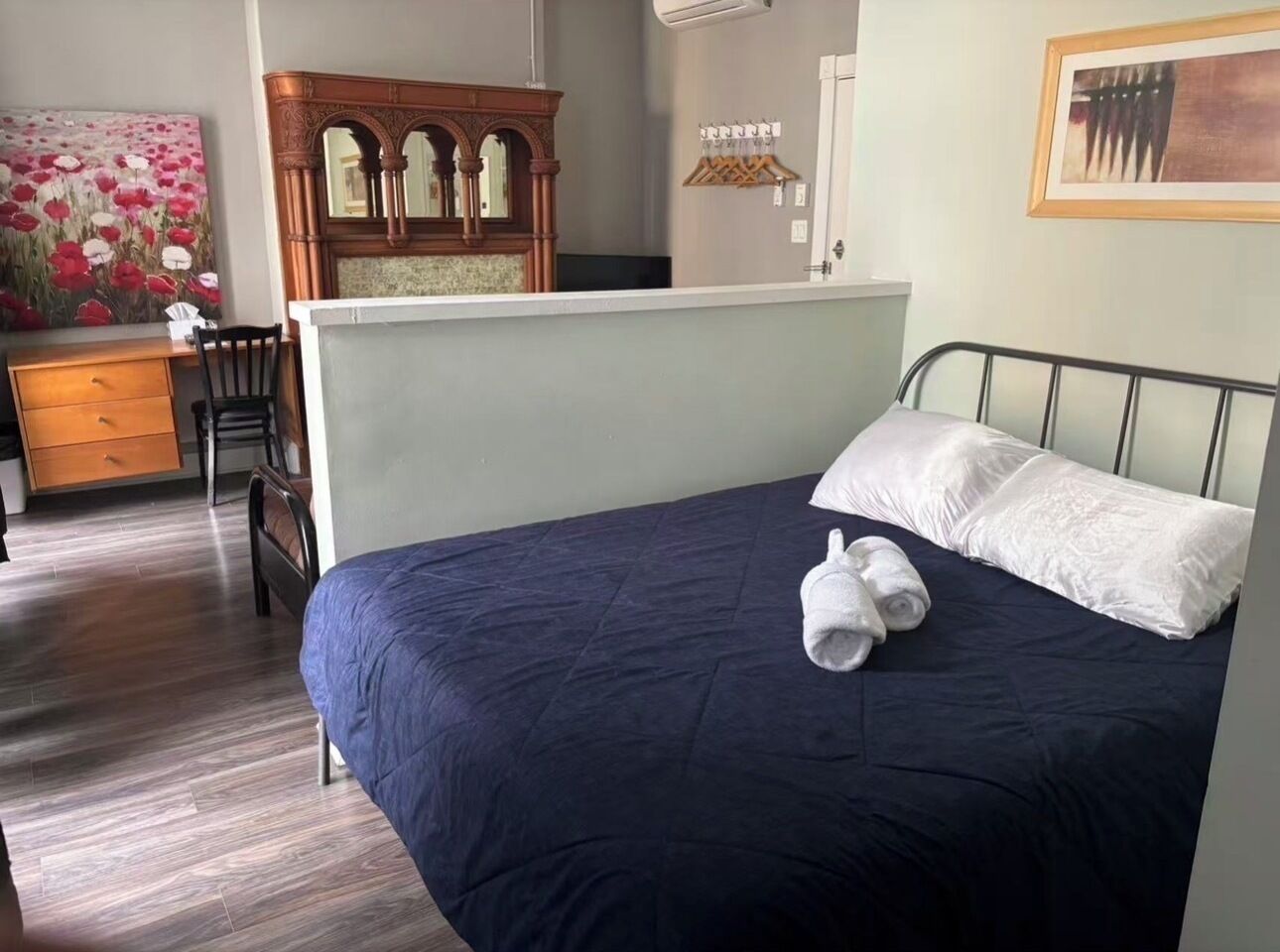 Chambre Deluxe, 1 lit double et 1 canapé-lit | Bureau, fer et planche à repasser, Wi-Fi gratuit, draps fournis