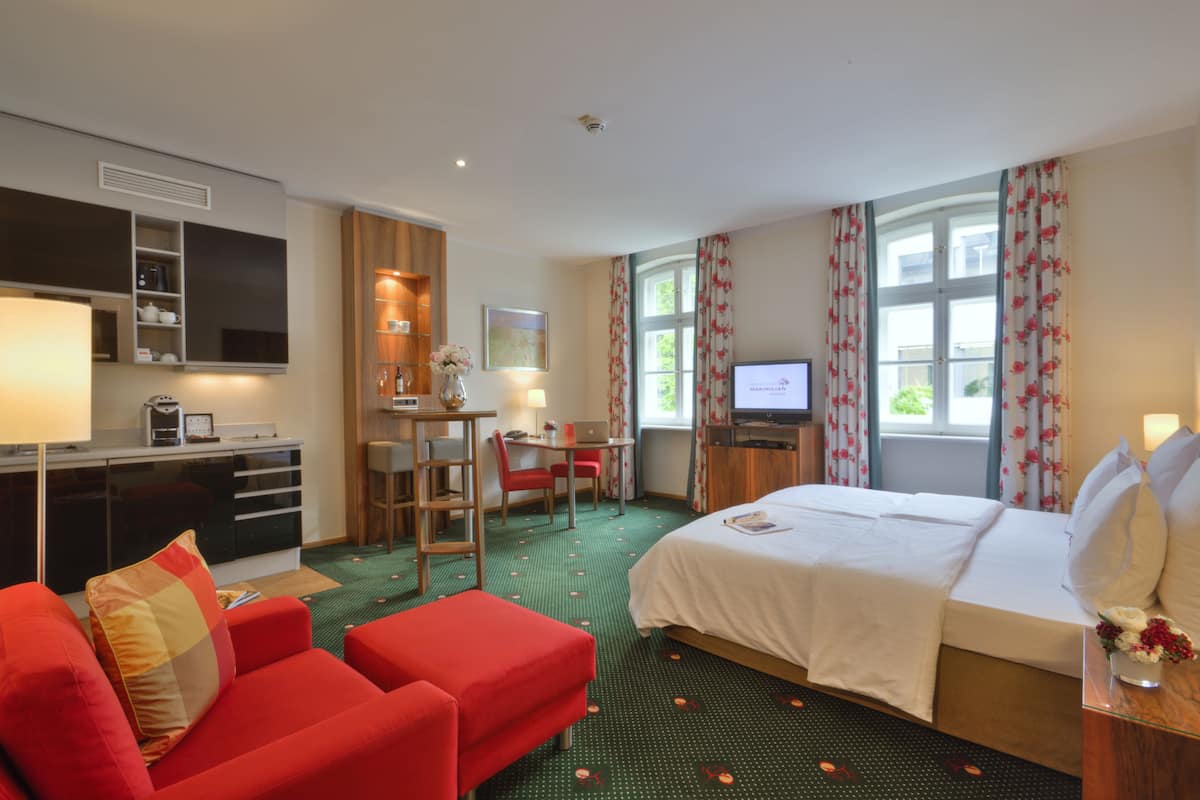 Egyptian cotton sheets, premium bedding, minibar, in-room safe