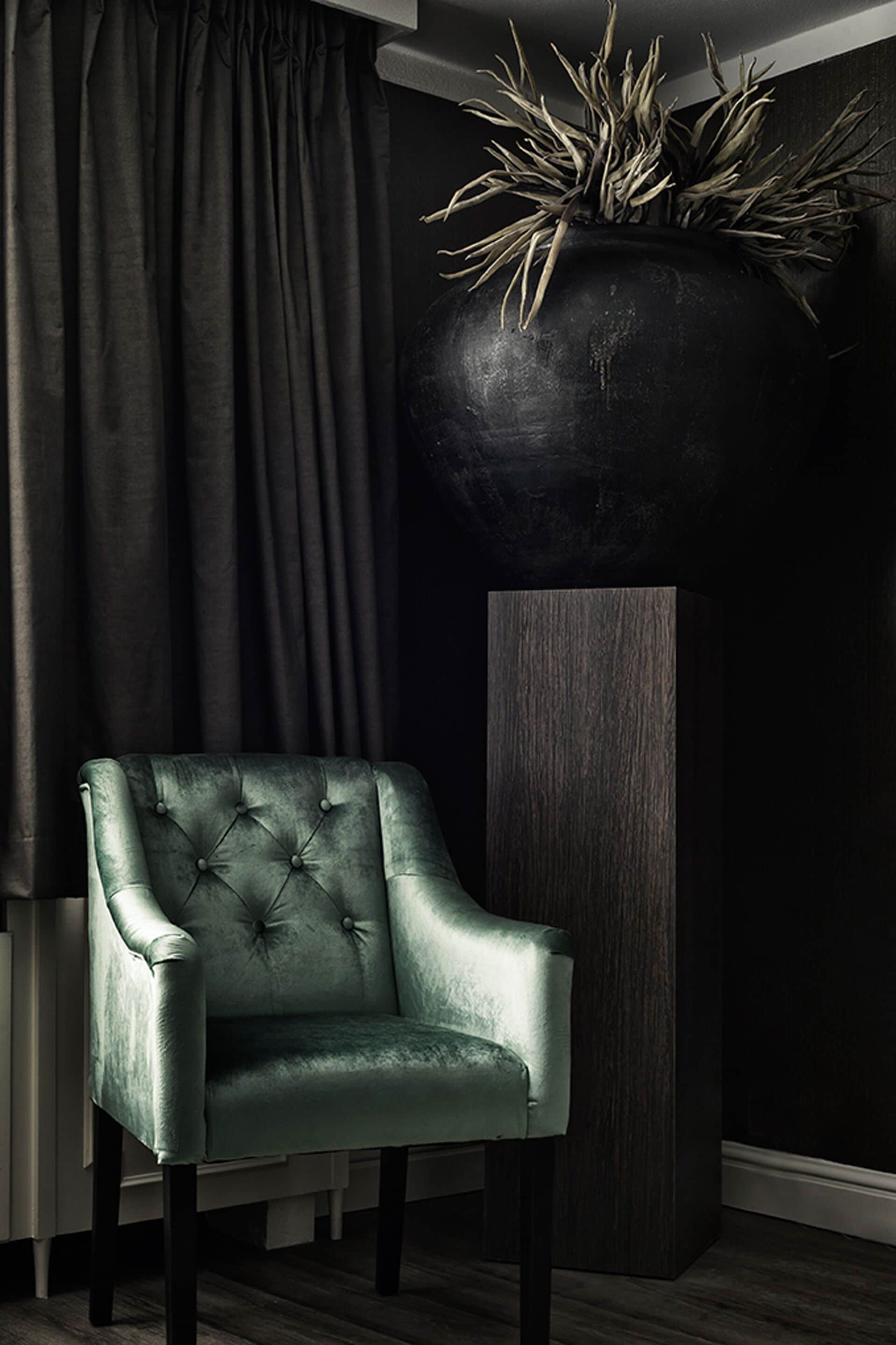 deluxe double room | 1 bedroom, pillow-top beds, in-room safe, desk