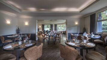 Dagelijks ontbijtbuffet (EUR 25.00 per persoon)