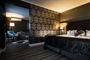 Junior-Suite | Pillowtop-Betten, Zimmersafe, Schreibtisch, schallisolierte Zimmer