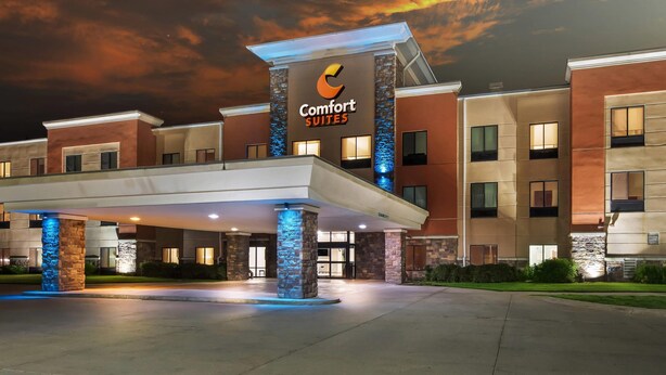 A hotel with a modern design, featuring a prominent 'Comfort Suites' sign. - Comfort Suites Gothenburg South (Gothenburg)