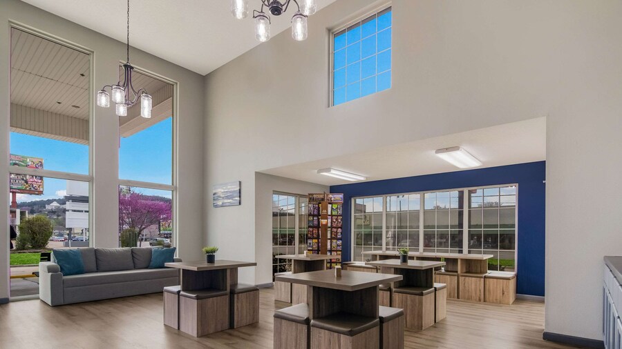 Econo Lodge Branson Theater District