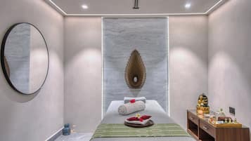 Couples treatment rooms, sauna, steam room, body treatments