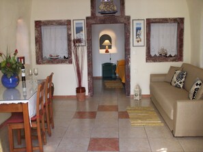 Traditional-Suite | Essbereich im Zimmer