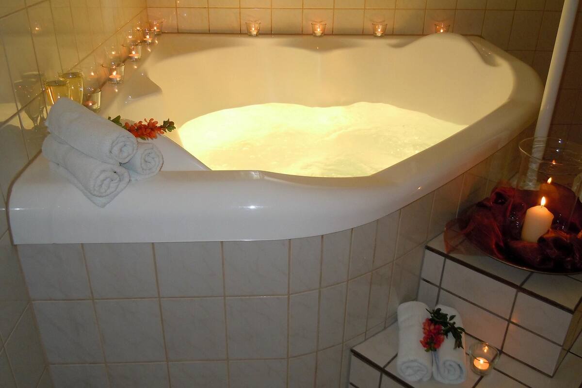 deep-soaking bathtub