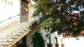 Fachada de la propiedad