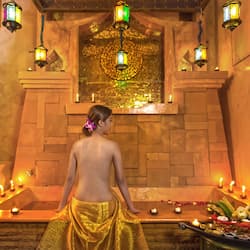 Indoor spa tub