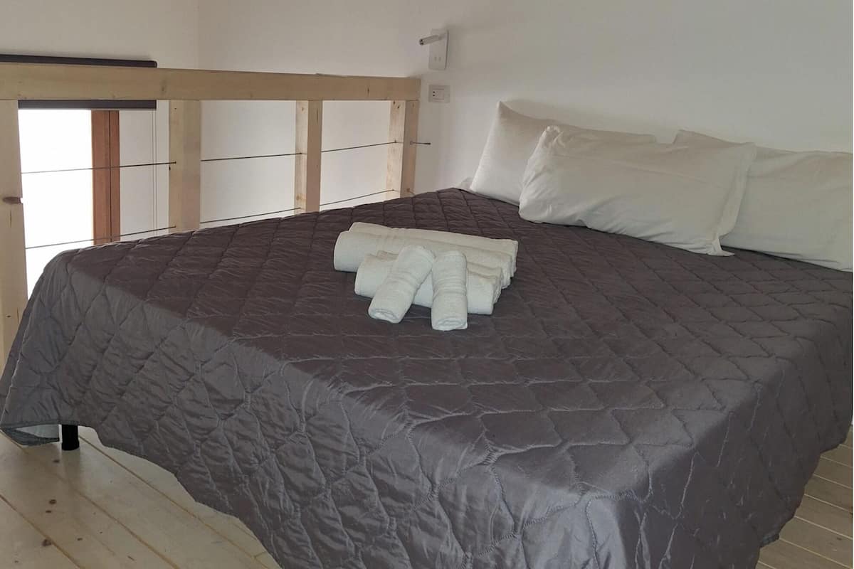 13 عدّة غرف نوم وواي فاي مجانًا وملاءات أسرّة