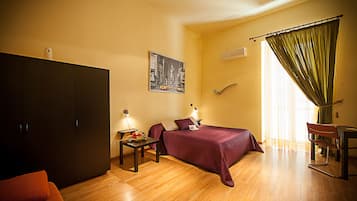 Minibar, kostenloses WLAN, Bettwäsche