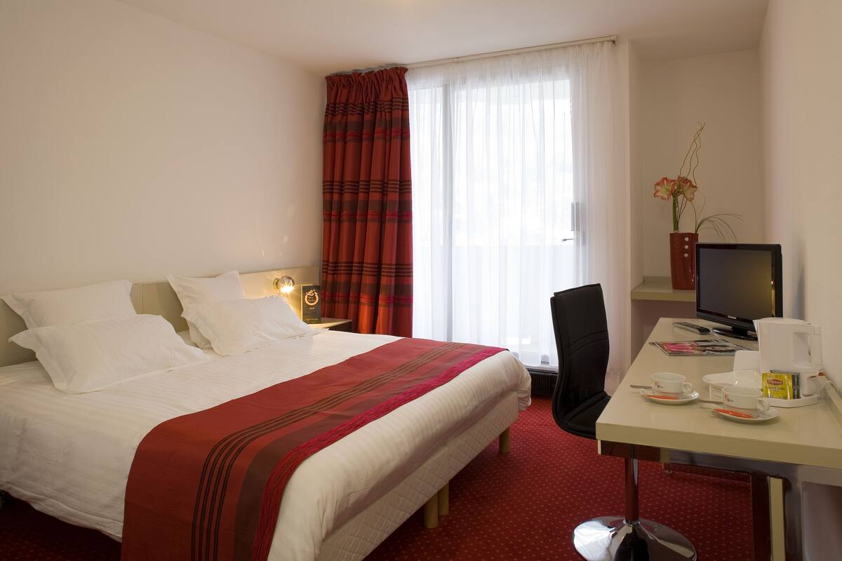 Minibar, in-room safe, blackout curtains, soundproofing