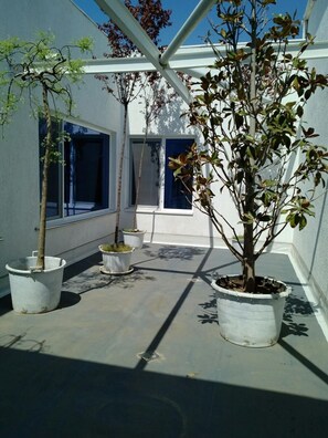 Courtyard view - Hotel Marea Neagra (Constanta)