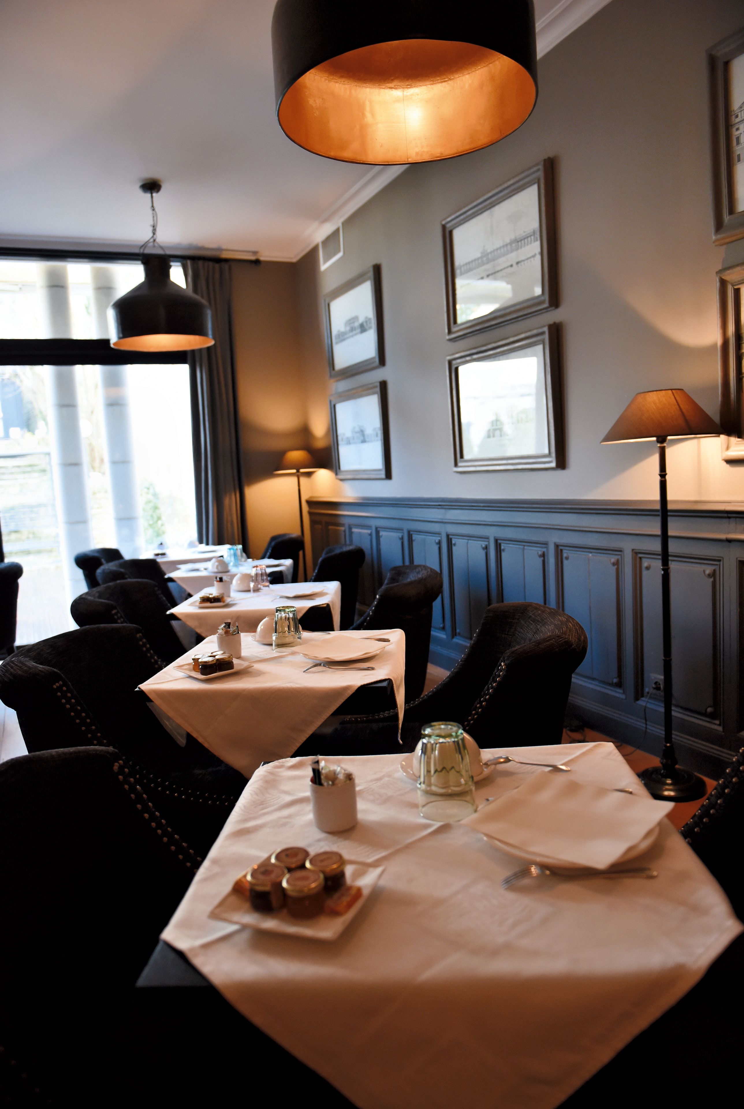 daily buffet breakfast (eur 17 per person)