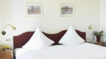 Hypo-allergenic bedding, minibar, in-room safe, desk