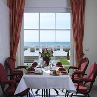 Breakfast and dinner served, ocean views 