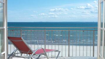 Junior-Zimmer, 1 Doppelbett, Strandblick | Blick vom Balkon