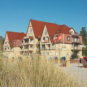 Front of property - Strandhotel Gromitz (Groemitz)