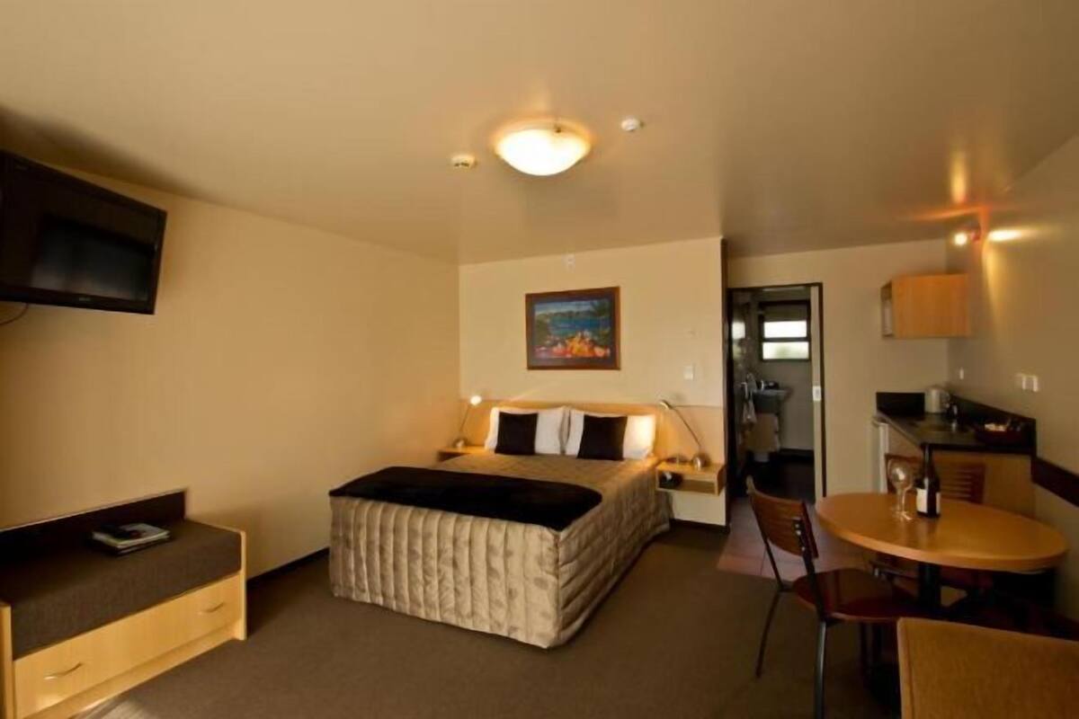 Premium bedding, Select Comfort beds, in-room safe, blackout drapes