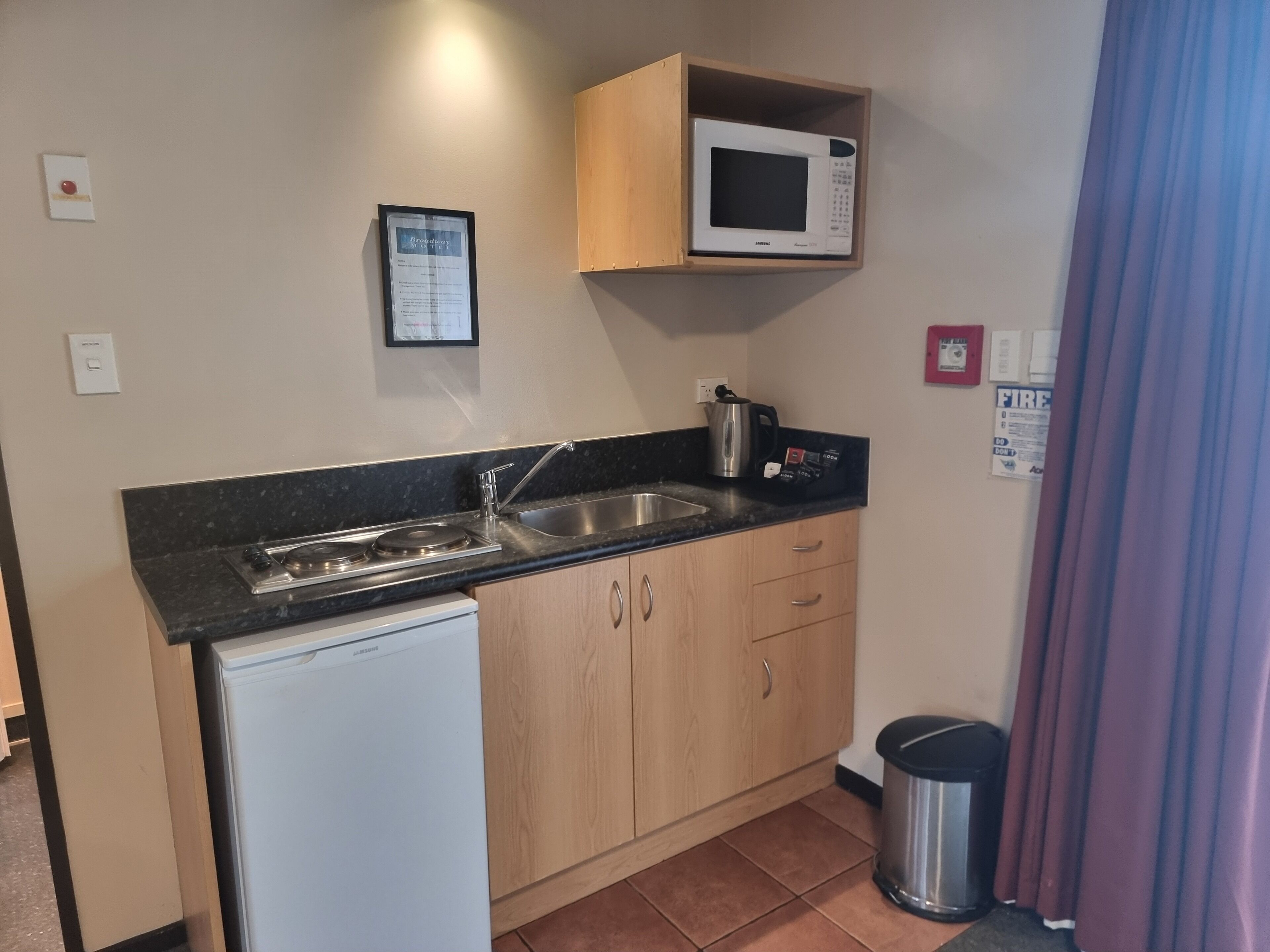Executive rom Two Bedroom | Eget kjøkken | Kjøleskap, mikrobølgeovn, kaffetrakter/tekoker og kjøkkenutstyr
