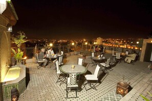 Breakfast, lunch, dinner served; Moroccan cuisine, garden views  - Ryad Alya (Fes)