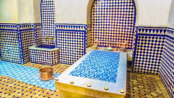 Salas de tratamientos para parejas, bañera de hidromasaje