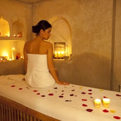Couples treatment room(s), hot tub, Turkish bath/hammam, body treatments