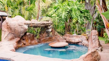 2 udendørs pools