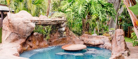 2 outdoor pools