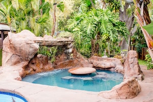 2 piscinas al aire libre