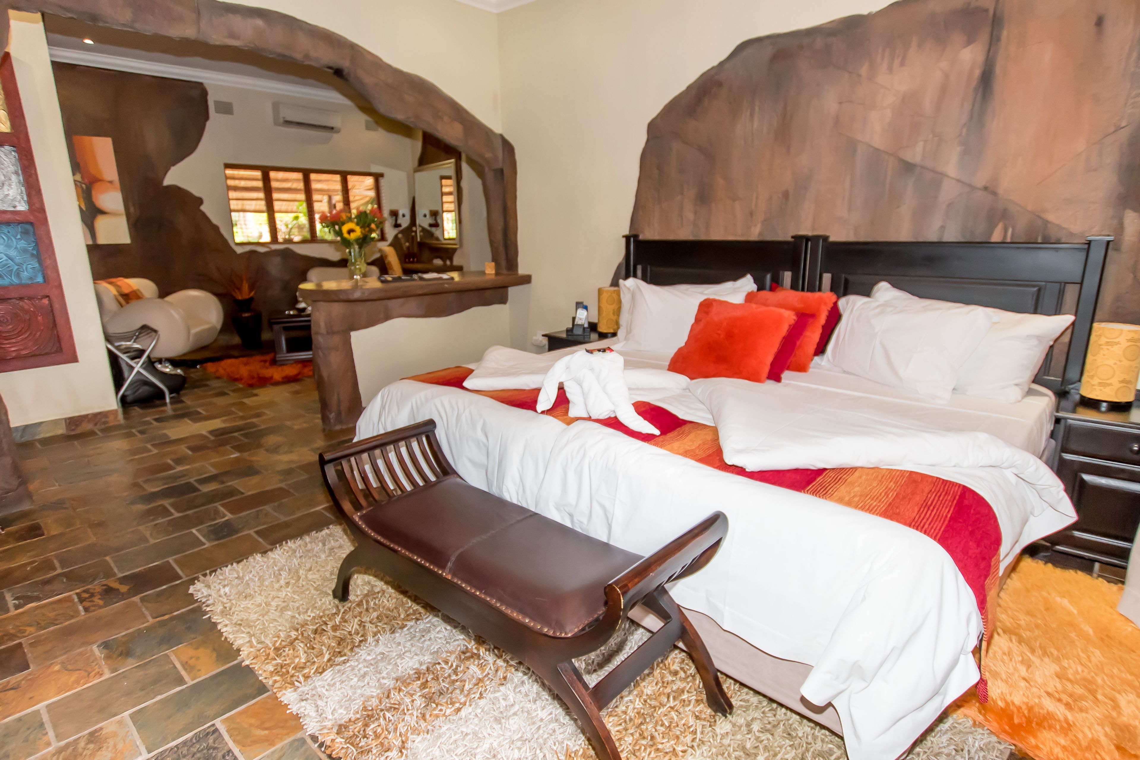 Brankas, setrika/meja setrika, Wi-Fi gratis, dan seprai linen